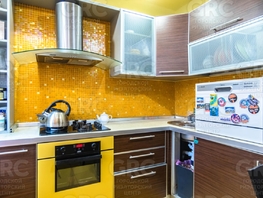 Продается 3-комнатная квартира Конституции СССР ул, 59.1 м², 18200000 рублей
